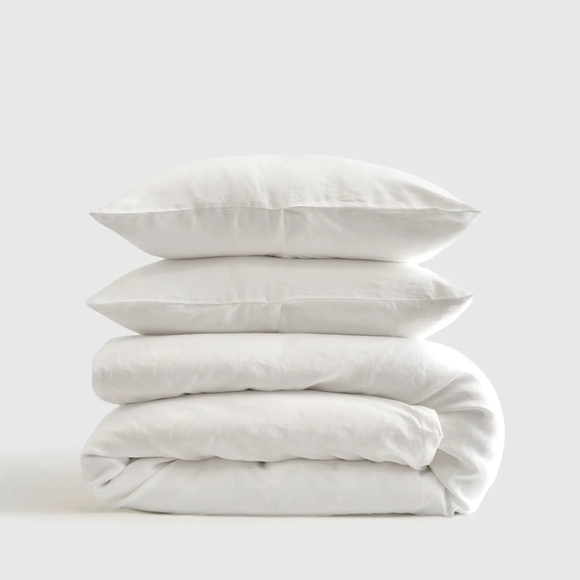 Elegant White Bedding Set - Picture 2 of 2